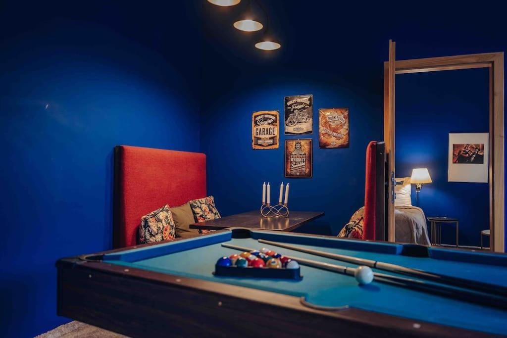Unique Apartment With Private Pool, Cinema, Spa プラハ エクステリア 写真