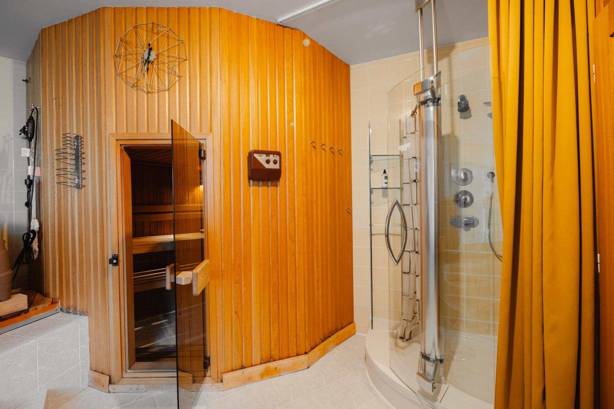 Unique Apartment With Private Pool, Cinema, Spa プラハ エクステリア 写真